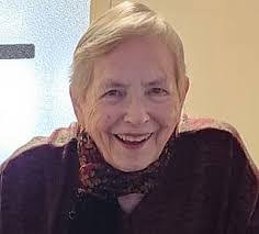 Mandy Bragg's Instagram, Twitter & Facebook