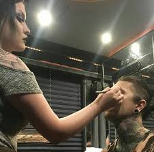 The group currently constitutes six members and has seen many of its original members depart. Chris Motionless Cerulli Argentina Home Facebook