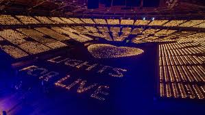 Antwerp's sport palace), also called sportpaleis antwerpen, sportpaleis merksem or simply the sportpaleis, is an arena in antwerp, belgium. Kippenvel Niels Destadsbader En Clouseau Treden Op Voor 26 000 Lichtjes In Het Sportpaleis Qmusic