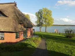 liebevoll eingerichtetes stilvolles ferienhaus in traumhafter lage am schweriner see in viescheln ferienhausmiete de ferien haus am see schweriner see