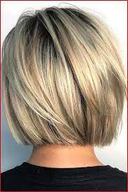 Middle aged woman short hair 2020. Invertierte Bob Frisuren Fur Feines Haar Mit Denen Sie Junger Aussehen Seit Aussehen Bob Frisur Haarschnitt Bob Haarschnitt Ideen