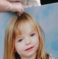 Die dreijährige madeleine war aus dem bett eines beliebten resorts verschwunden. Bewegung Im Fall Der Verschwundenen Madeleine Mccann