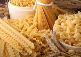 Se e visto che adesso ci è giustamente venuta fame, che ne dite di preparare un bel piatto di pasta fresca paglia e fieno? Kvtei3peyf1dxm