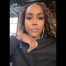 My cousin really think he chris brown lmao