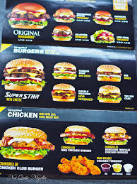 Med salat, løg, tomat og carl's jr. Carl S Jr In Bateau Bay Not Quite Nigella