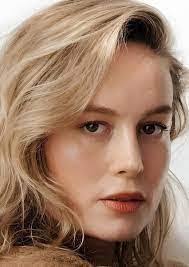 Lesley Holbrook's Instagram, Twitter & Facebook