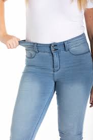Cette taille exprimée en pouces et qui correspond à l'entrejambe du pantalon (distance entre le bas du pantalon et l'entrejambe) est relativement facile à trouver sur des jeans. Le Jeans Taille Unique By Rica Lewis Easy3 Rica Lewis