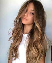 Eye Catching Long Layered Hairstyles 2020 For Lazy Girls To Consider Right Now Messy Hairstyle Light Brown Hair Hair Styles Balayage Hair