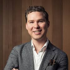 Adam Behrer, mäklare i Solna med 182 omdömen — Hittamäklare