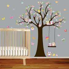 Les Stickers Muraux Sont Un Vrai Hit Dans L Interieur Deco Chambre Bebe Deco Murale Originale Stickers Arbre