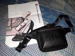 Kartini's day sale datang lagi! Waist Bag Elizabeth Fesyen Wanita Tas Dompet Di Carousell