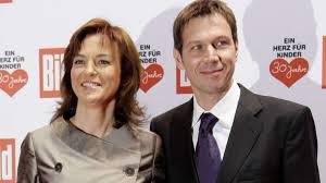 Drittes kind schöne menschen vorbilder fotographie schöne frauen schauspieler schöne hintern glanz regal. Bericht Maybrit Illner Und Telekom Chef Haben Geheiratet Stars