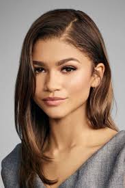 She began her career appearing as a child model working for macy's, mervyns and old navy. Zendaya Filme Alter Biographie