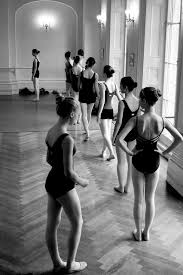Ballet Dancer Black And White Photography Ballet Dancing Black And White This Brings Back Sooo Many Memories Ballet Dancers Dance Photography Dancer