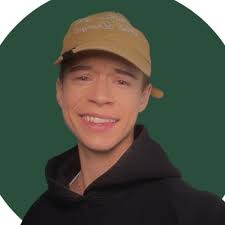 I'm building a go-to network of talented freelancers—videographers,  photographers, designers, and more—to collaborate