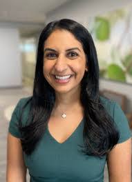 Lindsay Girard's Instagram, Twitter & Facebook