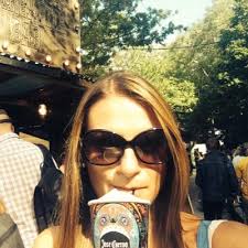 Danielle Ram (@daniellemitton)