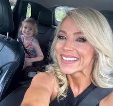 Lonny Plowman's Instagram, Twitter & Facebook