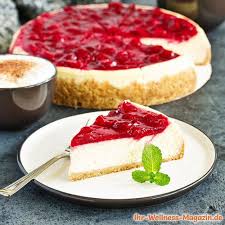 Hallo, kommen die erdbeeren auf den kuchen ohne noch einmal gebacken zu werden? Low Carb Quarkkuchen Mit Kirschmarmelade Ohne Backen Kasekuchen Rezept Ohne Zucker