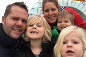 Man photographs mystery reptile sat