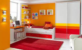 Amarillos Naranjas Rojos Saturados Acompanados De Color Neutral Blanco Dormitorios Decoracion De Habitaciones Diseno De Interiores