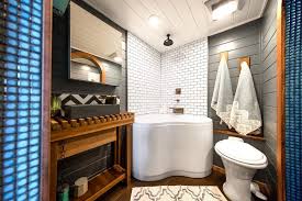 Plus, it is more economical to heat because of the smaller surface of the outer walls comparing with more common rectangle tiny home layouts. Tiny House Designs Perfect For Couples Curbed