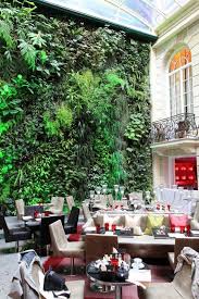 paris pershing hall hotel restaurant restaurant insolite restaurant paris jardin vertical
