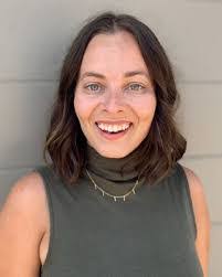 Elizabeth Calabrese's Instagram, Twitter & Facebook