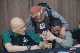 Kepada yang berminat untuk menjadi ahli sukarelawan unit tindakan khas persatuan pengguna islam malaysia, anda semua. Yusuf Azmi Sah Keluar Ppim