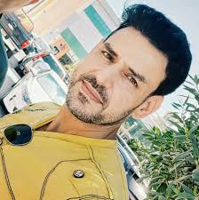 Make women's 3 piece suits great again. 📸 Jim Watson Getty Images