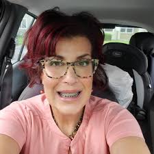 Progressive lens adjustment issues with near vision