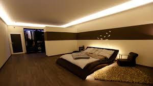 Stilvolle Indirekte Beleuchtung Der Decke Im Schlafzimmer Led Beleuchtung Wohnzimmer Innenbeleuchtung Beleuchtung Wohnzimmer