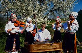 Února 1943 ve strání na uherskohradišťsku. Cimbalova Muzika Vlasty Grycove Vlasta Grycova