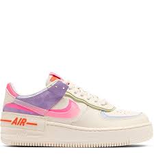 This sneaker reflects this ethos in its design with double the swoosh, double the height, and double the force. Nike Air Force 1 Shadow Beige Pale Ivory W Pluggi