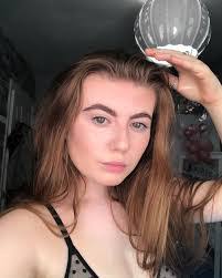 Abbie Carr's Instagram, Twitter & Facebook