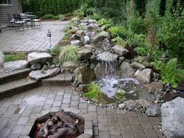Ein zaun aus holz benötigt meist viel pflege und verliert schnell seinen ursprünglichen glanz. Wasserfall Im Garten Selber Bauen 99 Ideen Wie Sie Die Harmonie Der Natur Geniessen