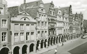 Im branchenbuch ortsdienst.de finden sie anschriften, kontaktdaten und öffnungszeiten von ihrer bank in münster. Kaufleute Am Prinzipalmarkt Munster Geschichten Dokumente Und Bilder