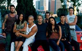 Friends is a consummate classic sitcom, but there are plenty of other shows that are so similar they'll need some other shows to fill the void. 20 Best Movies To Watch With Friends Party Time Fiction Horizon