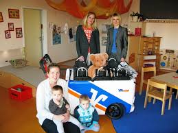 Vr Bank Main Kinzig Budingen Spendet Vrmobil Kinderbus An Kita Gedern Erlensee Aktuell