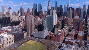 Indoor and outdoor pools, a fitness club, full service spa, and on site dry cleaners are just a few of the amenities included. Hell S Kitchen Nyc Luxury Apartments Mercedes House