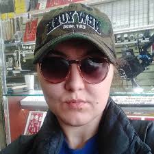 Foxy Roxy (@Foxy_Roxy1027)