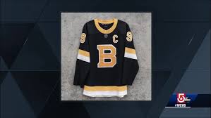 Clean, simple, with a little bit of history. Bruins Unveil New Alternate Jersey Ahead Of Thanksgiving Showdown