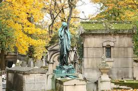 The cemetery has five entrances and is open daily from 8am to 5.30pm. Rundgang Auf Dem Pariser Friedhof Pere Lachaise 2021 Tiefpreisgarantie