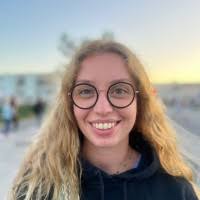 Laura Leick's Instagram, Twitter & Facebook