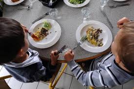 Saint Brieuc Les Repas De La Cuisine Centrale Sont Elabores Par Une Dieteticienne Saint Brieuc Maville Com