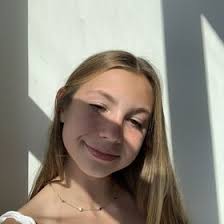 Marissa Benge's Instagram, Twitter & Facebook