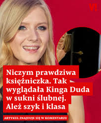 Ta suknia to prawdziwa perełka. Fot. Andrzej Iwanczuk/REPORTER Fot. Screen