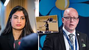 Mehrnoosh nooshi dadgostar (born 20 june 1985 in ängelholm) is a swedish politician for the left party and a member of riksdagen. Bjorn Soder Found The Skirt Too Short