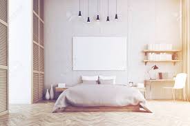 Entspricht die schlafzimmer regal dem level and qualität, die sie in dieser preisklasse erwarten? Frontansicht Aus Einem Schlafzimmer Mit Kingsize Bett Ein Regal Einen Tisch Und Einen Stuhl Grosse Horizontale Poster Uber Dem Bett Hangen 3d Rendering Attrappe Lehrmodell Simulation Getontes Bild Lizenzfreie Fotos Bilder Und Stock Fotografie