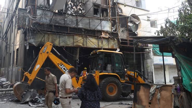Fire started from air fryer… rescued two people': Staffer injured in Delhi  hotel fire | Delhi News - The Indian Express
